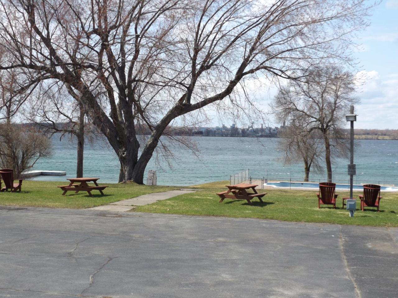 Windjammer Lodge Ogdensburg Esterno foto